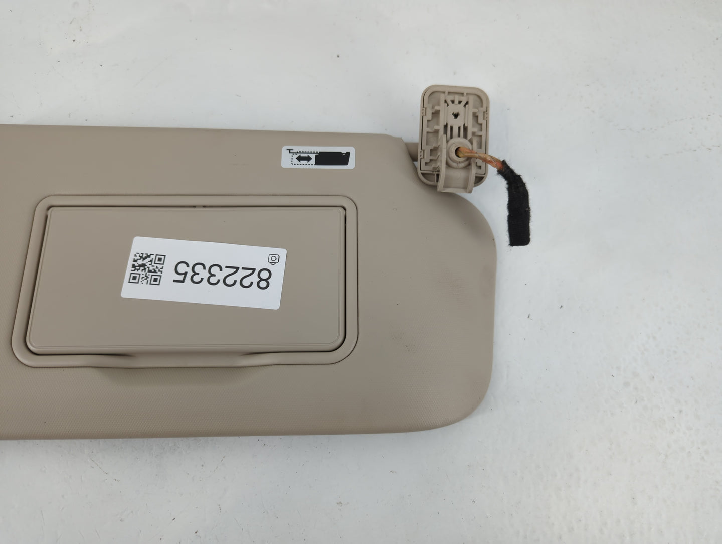 2020 Ford Escape Sun Visor Shade Replacement Passenger Right Mirror Fits OEM Used Auto Parts - Oemusedautoparts1.com