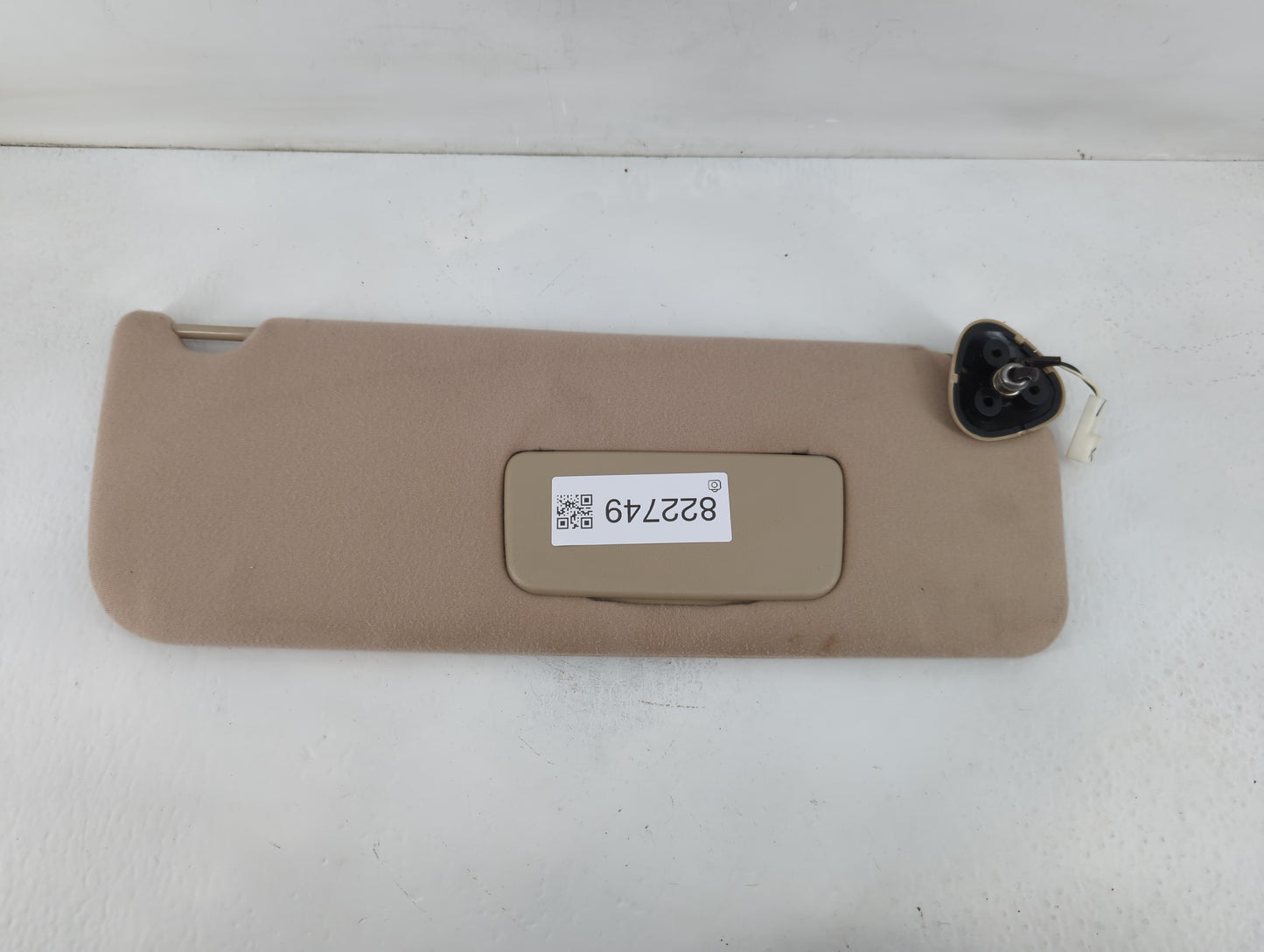 2005-2010 Toyota Sienna Sun Visor Shade Replacement Passenger Right Mirror Fits Fits 2005 2006 2007 2008 2009 2010 OEM Used Auto Parts - Oemusedautoparts1.com