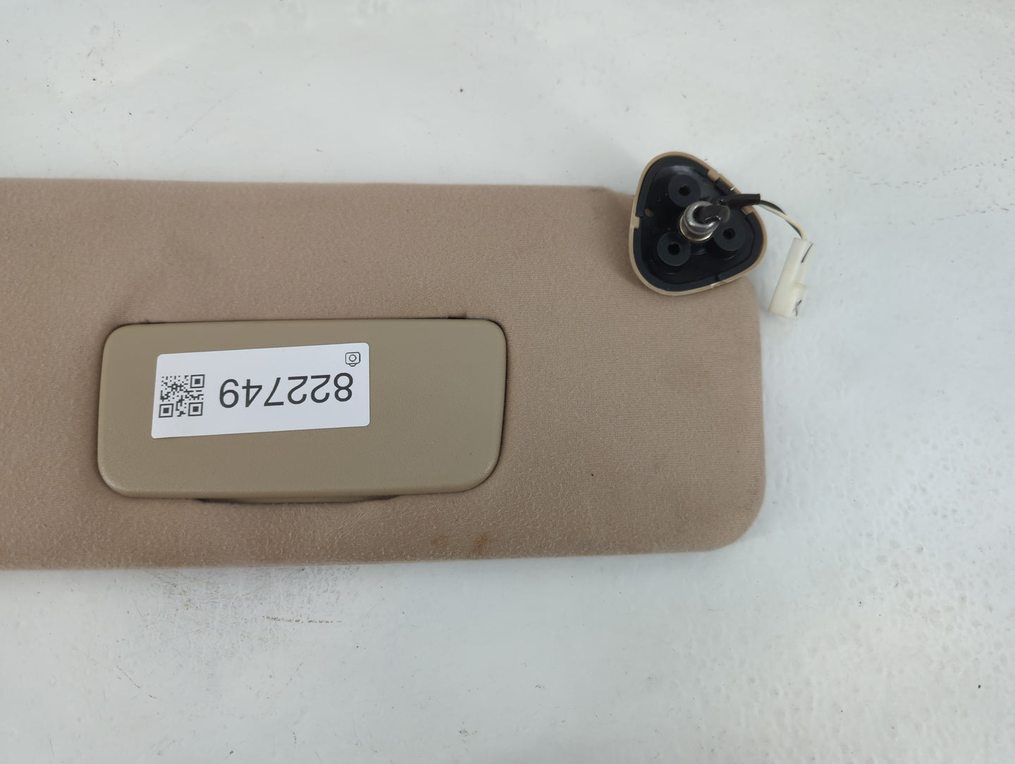 2005-2010 Toyota Sienna Sun Visor Shade Replacement Passenger Right Mirror Fits Fits 2005 2006 2007 2008 2009 2010 OEM Used Auto Parts - Oemusedautoparts1.com