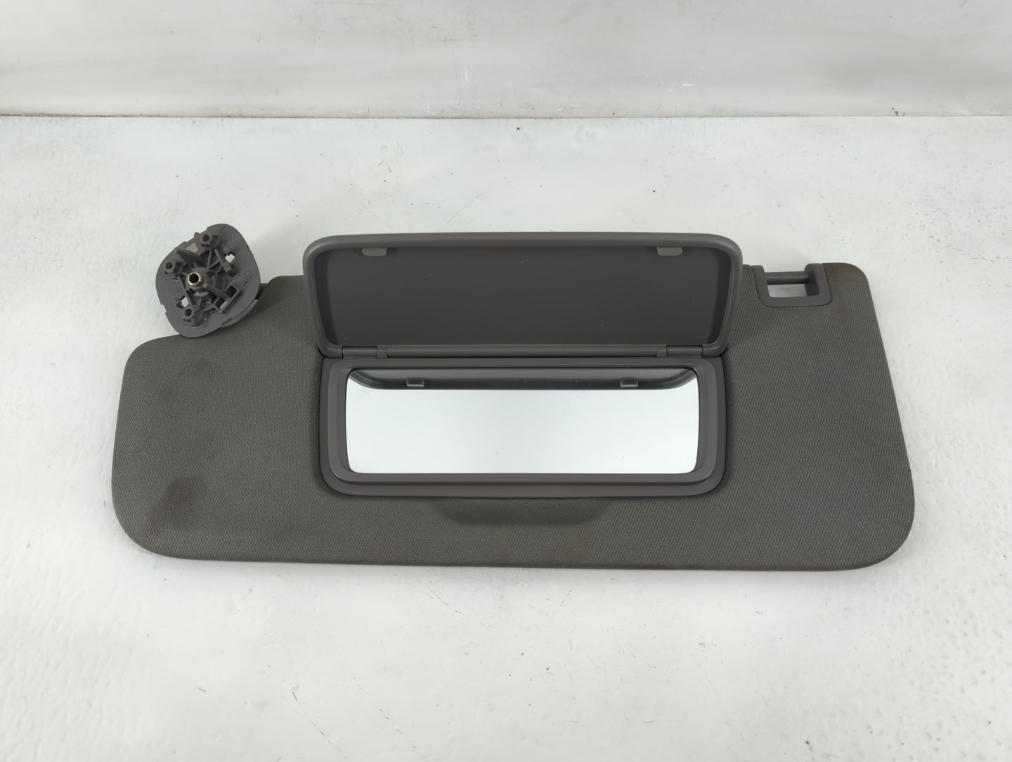 2019-2022 Chevrolet Silverado 1500 Sun Visor Shade Replacement Driver Left Mirror Fits Fits 2019 2020 2021 2022 OEM Used Auto Parts - Oemusedautoparts1.com