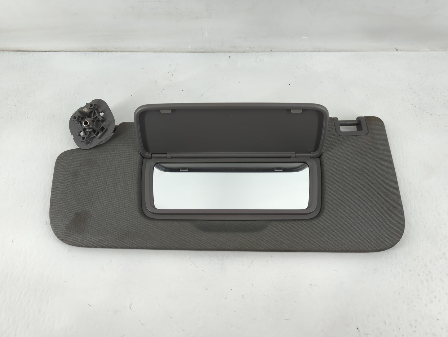 2019-2022 Chevrolet Silverado 1500 Sun Visor Shade Replacement Driver Left Mirror Fits Fits 2019 2020 2021 2022 OEM Used Auto Parts - Oemusedautoparts1.com