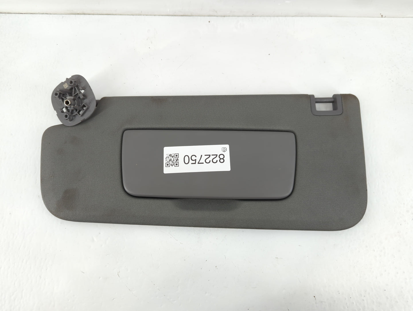 2019-2022 Chevrolet Silverado 1500 Sun Visor Shade Replacement Driver Left Mirror Fits Fits 2019 2020 2021 2022 OEM Used Auto Parts - Oemusedautoparts1.com