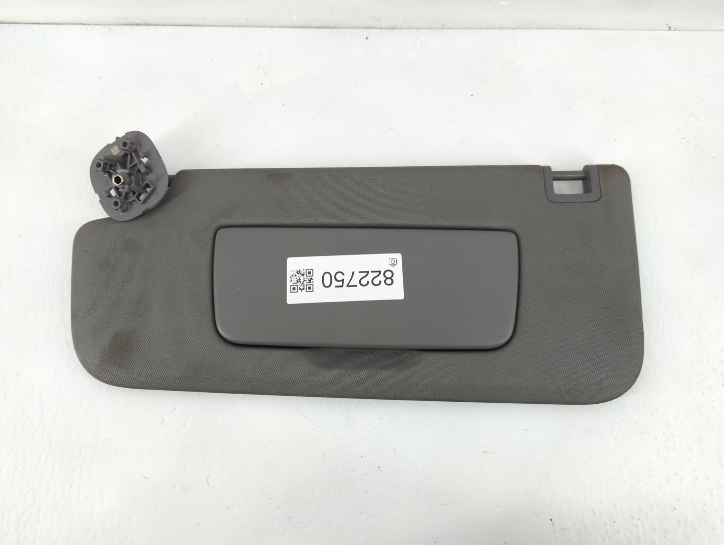 2019-2022 Chevrolet Silverado 1500 Sun Visor Shade Replacement Driver Left Mirror Fits Fits 2019 2020 2021 2022 OEM Used Auto Parts - Oemusedautoparts1.com