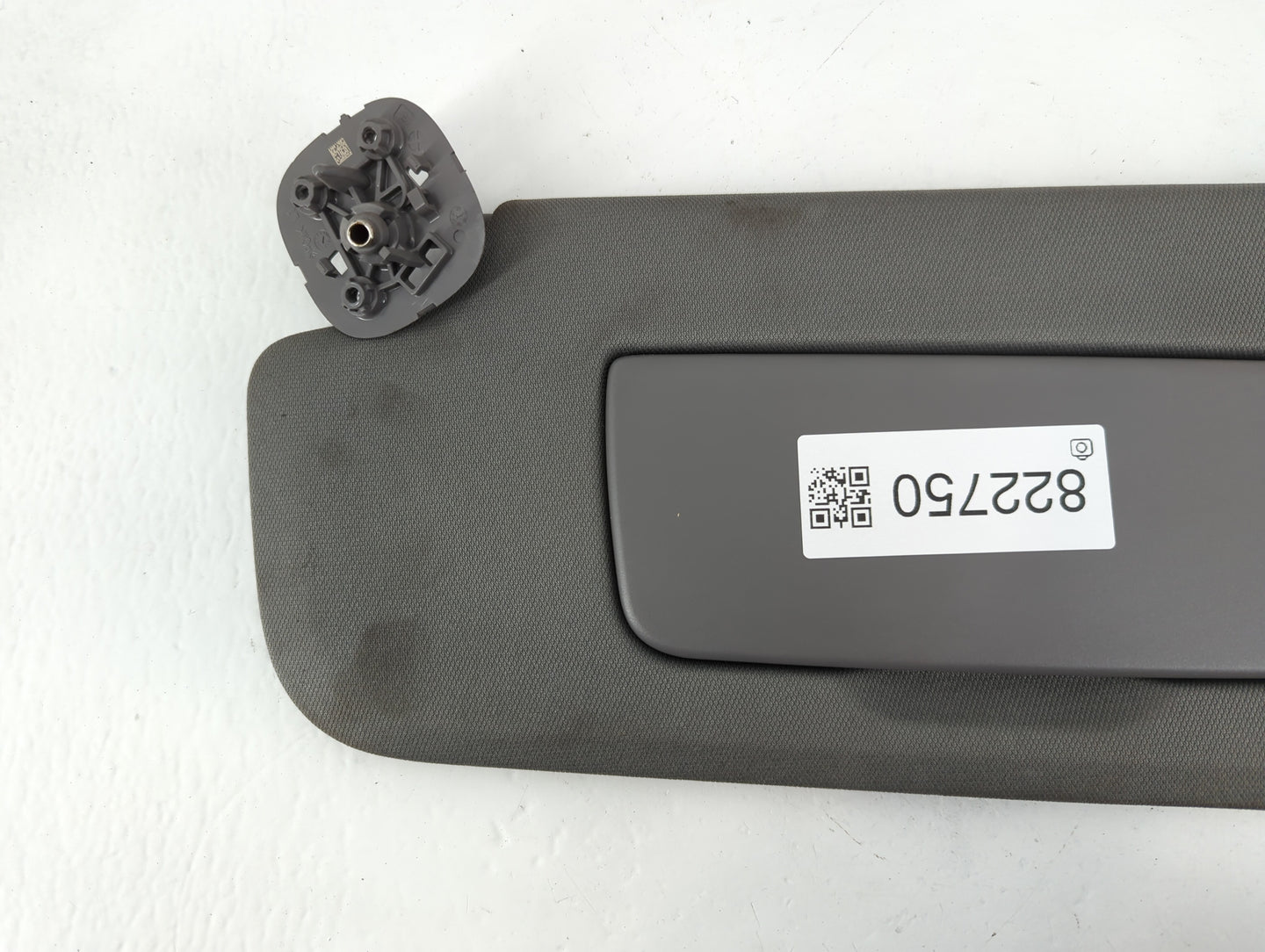 2019-2022 Chevrolet Silverado 1500 Sun Visor Shade Replacement Driver Left Mirror Fits Fits 2019 2020 2021 2022 OEM Used Auto Parts - Oemusedautoparts1.com