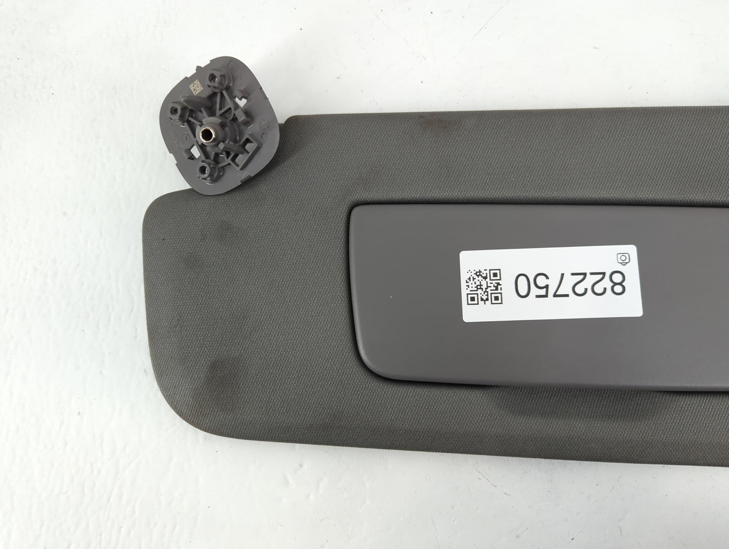 2019-2022 Chevrolet Silverado 1500 Sun Visor Shade Replacement Driver Left Mirror Fits Fits 2019 2020 2021 2022 OEM Used Auto Parts - Oemusedautoparts1.com