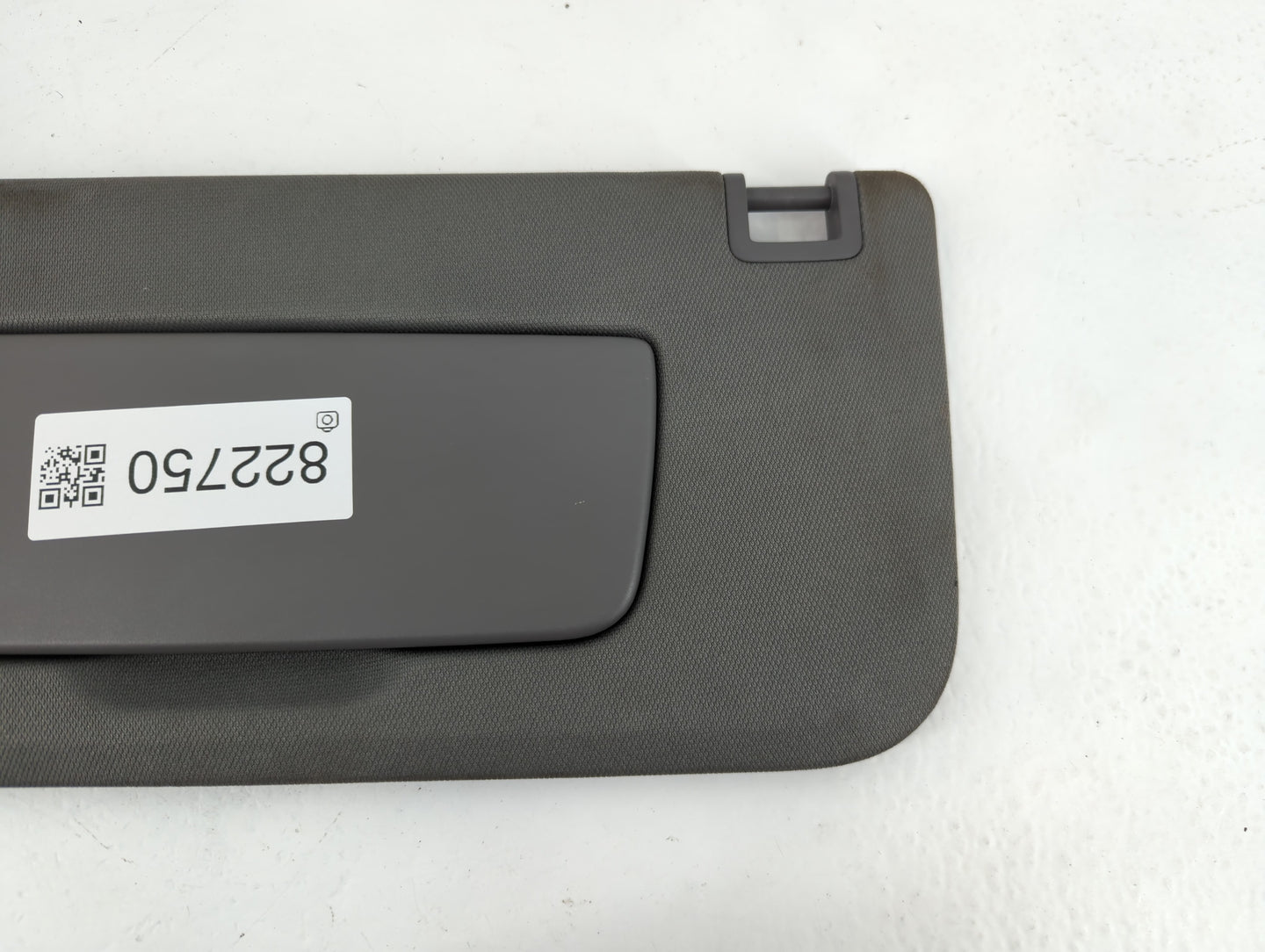 2019-2022 Chevrolet Silverado 1500 Sun Visor Shade Replacement Driver Left Mirror Fits Fits 2019 2020 2021 2022 OEM Used Auto Parts - Oemusedautoparts1.com