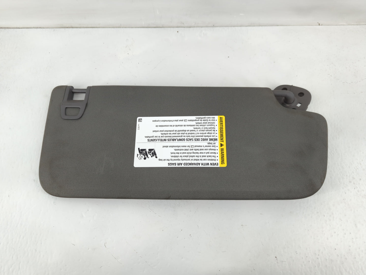 2019-2022 Chevrolet Silverado 1500 Sun Visor Shade Replacement Driver Left Mirror Fits Fits 2019 2020 2021 2022 OEM Used Auto Parts - Oemusedautoparts1.com