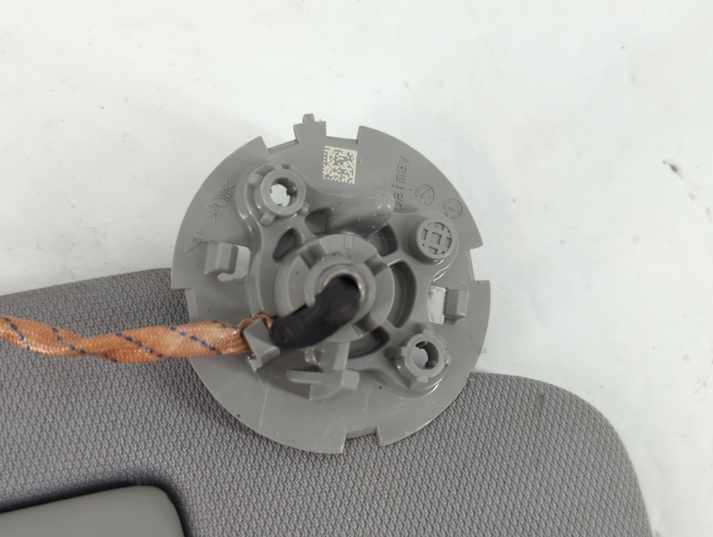 2018-2019 Chevrolet Equinox Sun Visor Shade Replacement Passenger Right Mirror Fits Fits 2018 2019 OEM Used Auto Parts - Oemusedautoparts1.com