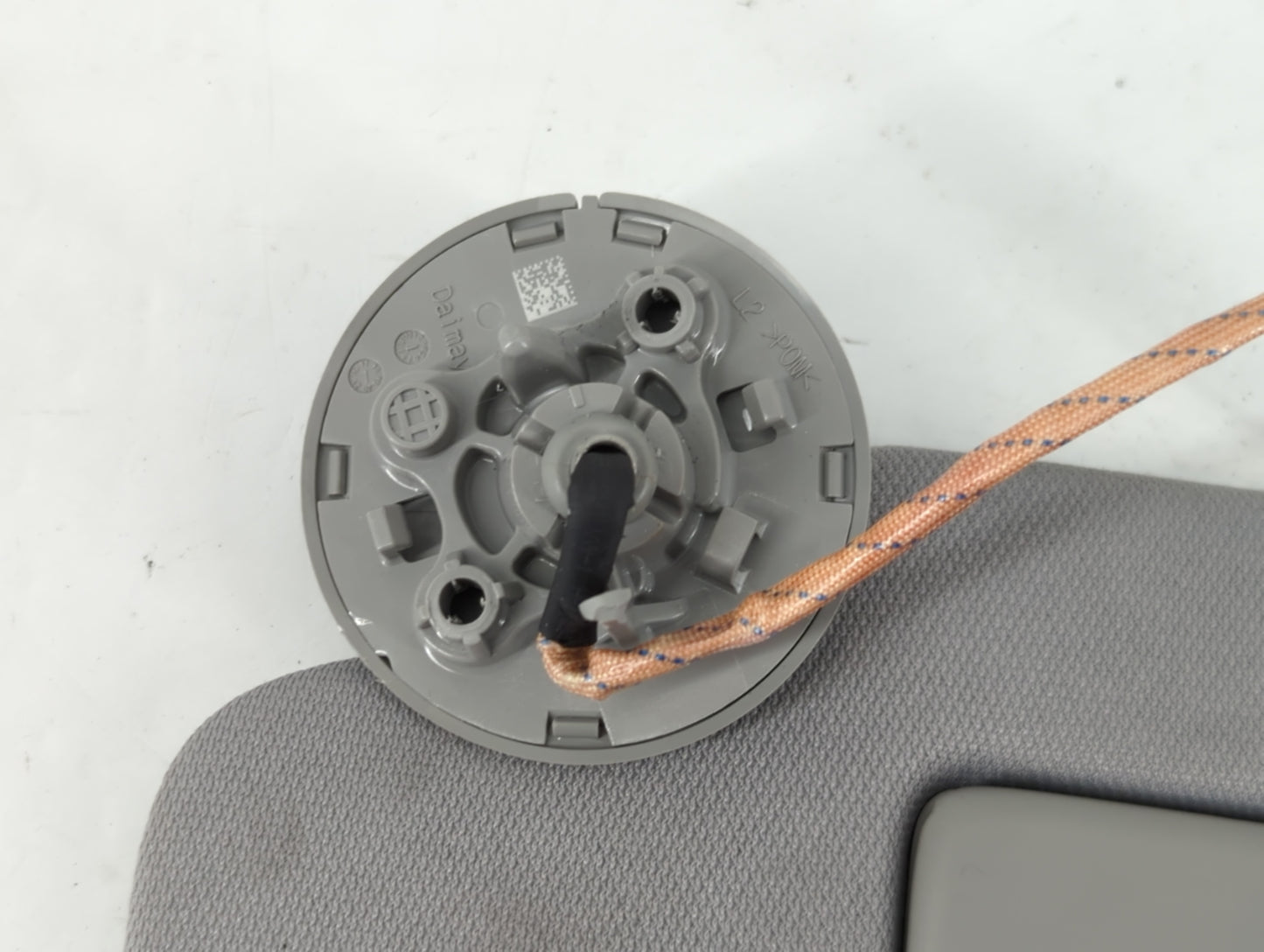 2018-2019 Chevrolet Equinox Sun Visor Shade Replacement Driver Left Mirror Fits Fits 2018 2019 OEM Used Auto Parts - Oemusedautoparts1.com