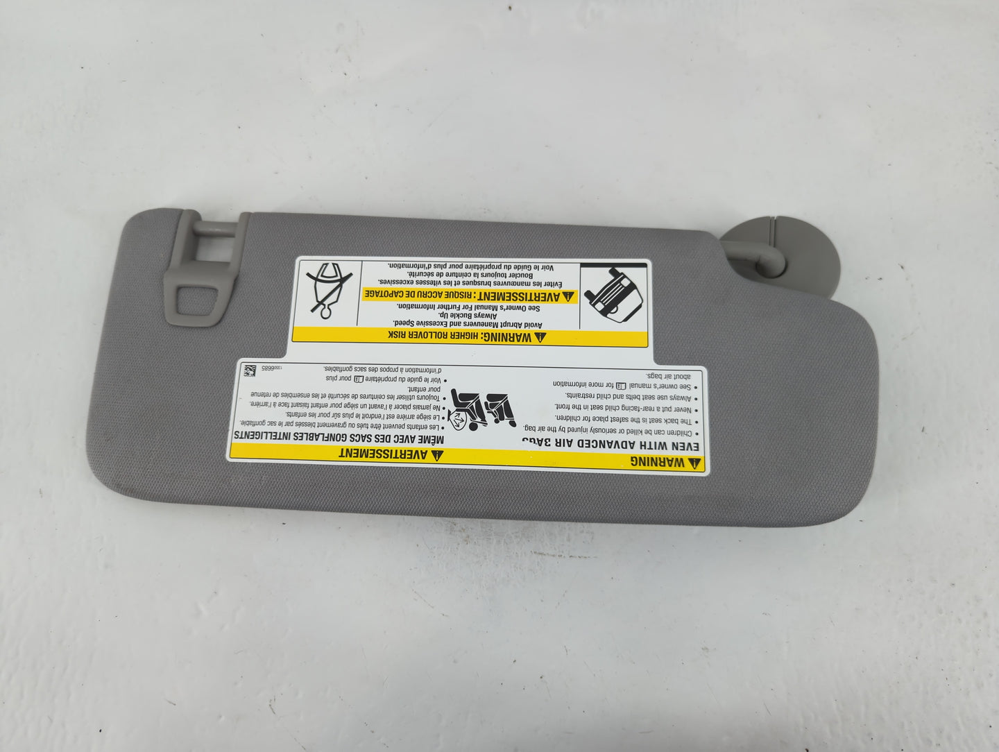 2018-2019 Chevrolet Equinox Sun Visor Shade Replacement Driver Left Mirror Fits Fits 2018 2019 OEM Used Auto Parts - Oemusedautoparts1.com