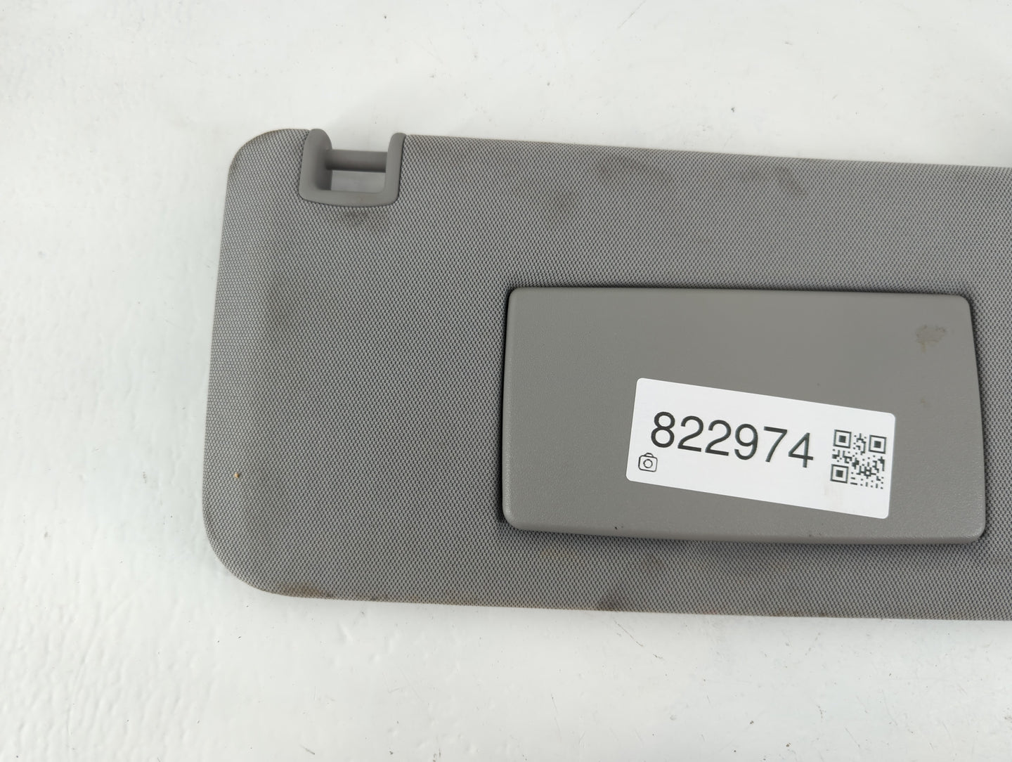 2017-2021 Chevrolet Trax Sun Visor Shade Replacement Passenger Right Mirror Fits Fits 2017 2018 2019 2020 2021 OEM Used Auto Parts - Oemusedautoparts1.com