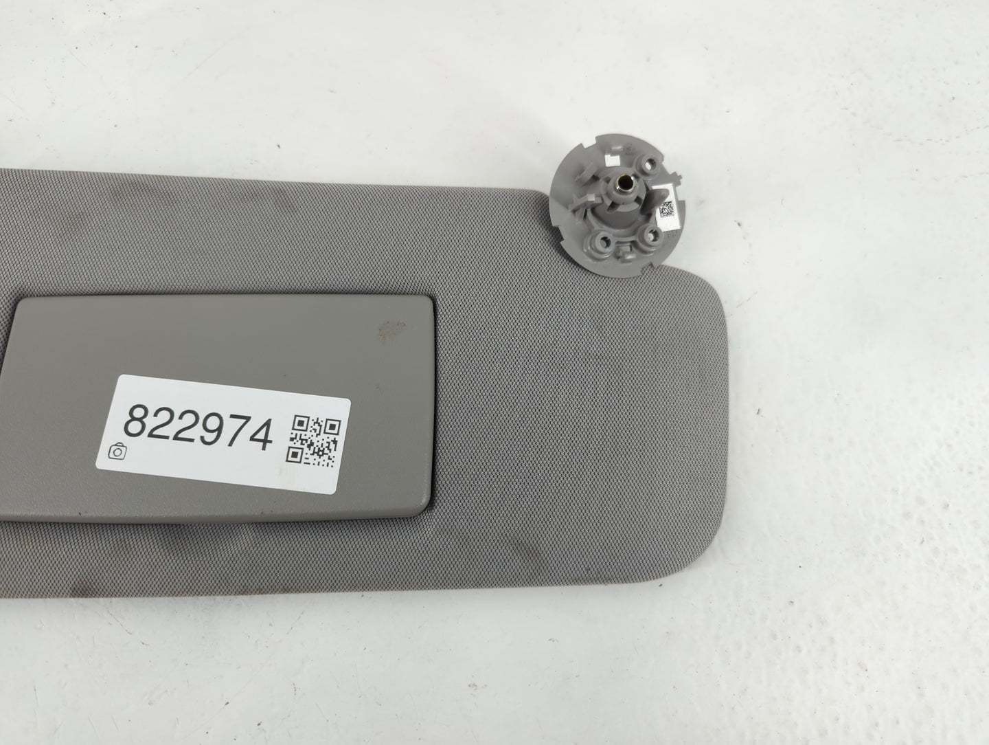 2017-2021 Chevrolet Trax Sun Visor Shade Replacement Passenger Right Mirror Fits Fits 2017 2018 2019 2020 2021 OEM Used Auto Parts - Oemusedautoparts1.com