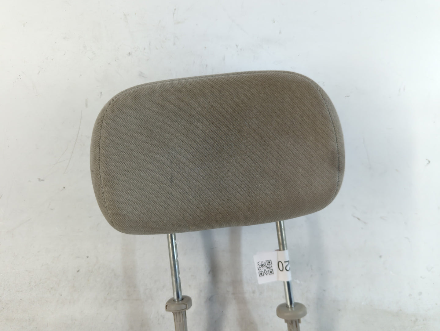 2009 Chrysler Town & Country Headrest Head Rest Rear Seat Fits OEM Used Auto Parts - Oemusedautoparts1.com
