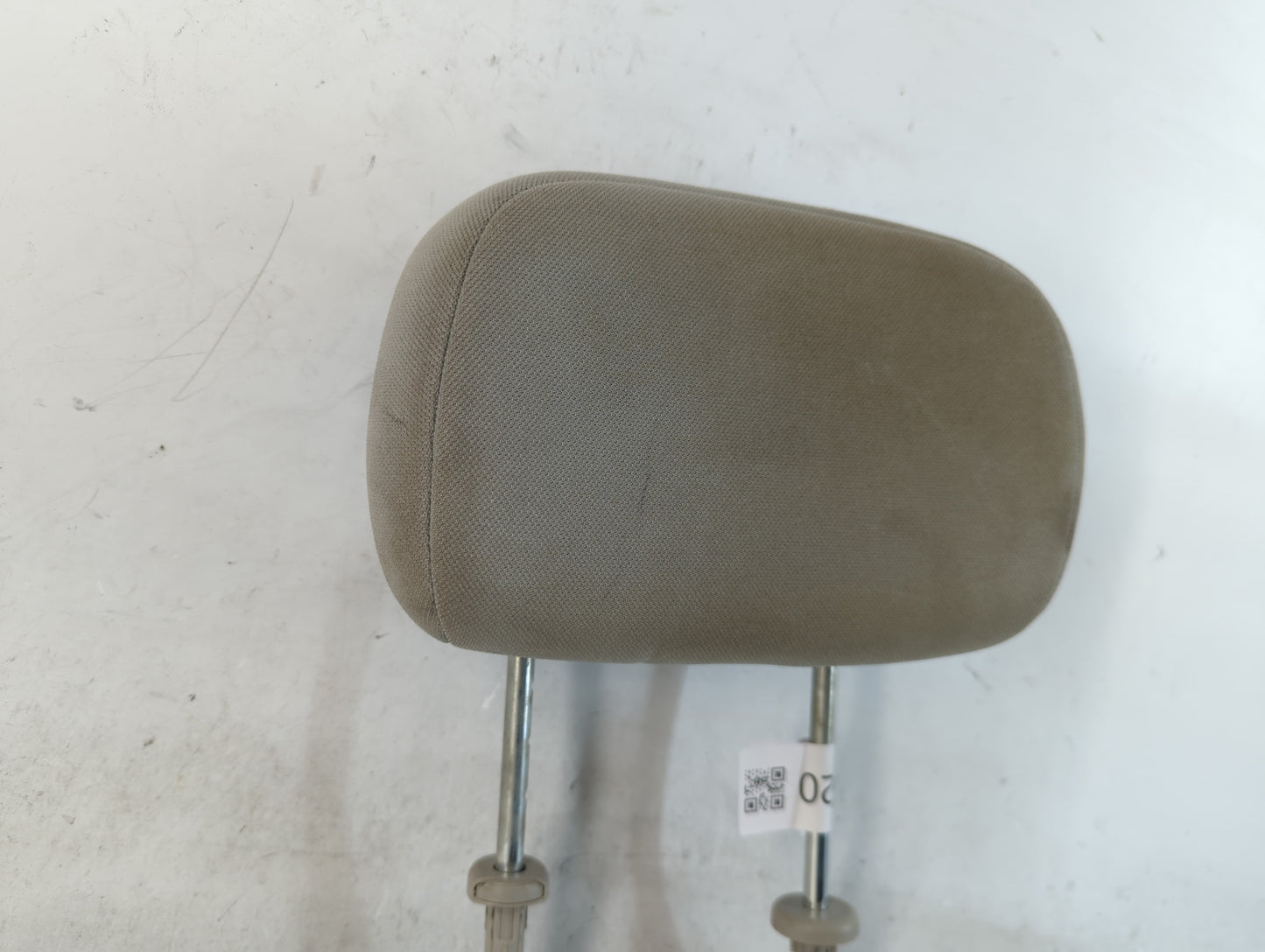 2009 Chrysler Town & Country Headrest Head Rest Rear Seat Fits OEM Used Auto Parts - Oemusedautoparts1.com