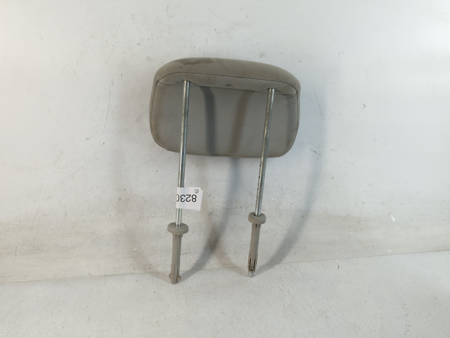 2009 Chrysler Town & Country Headrest Head Rest Rear Seat Fits OEM Used Auto Parts - Oemusedautoparts1.com