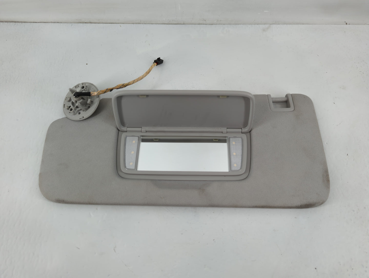 2018-2022 Chevrolet Traverse Sun Visor Shade Replacement Driver Left Mirror Fits Fits 2018 2019 2020 2021 2022 OEM Used Auto Parts - Oemusedautoparts1.com