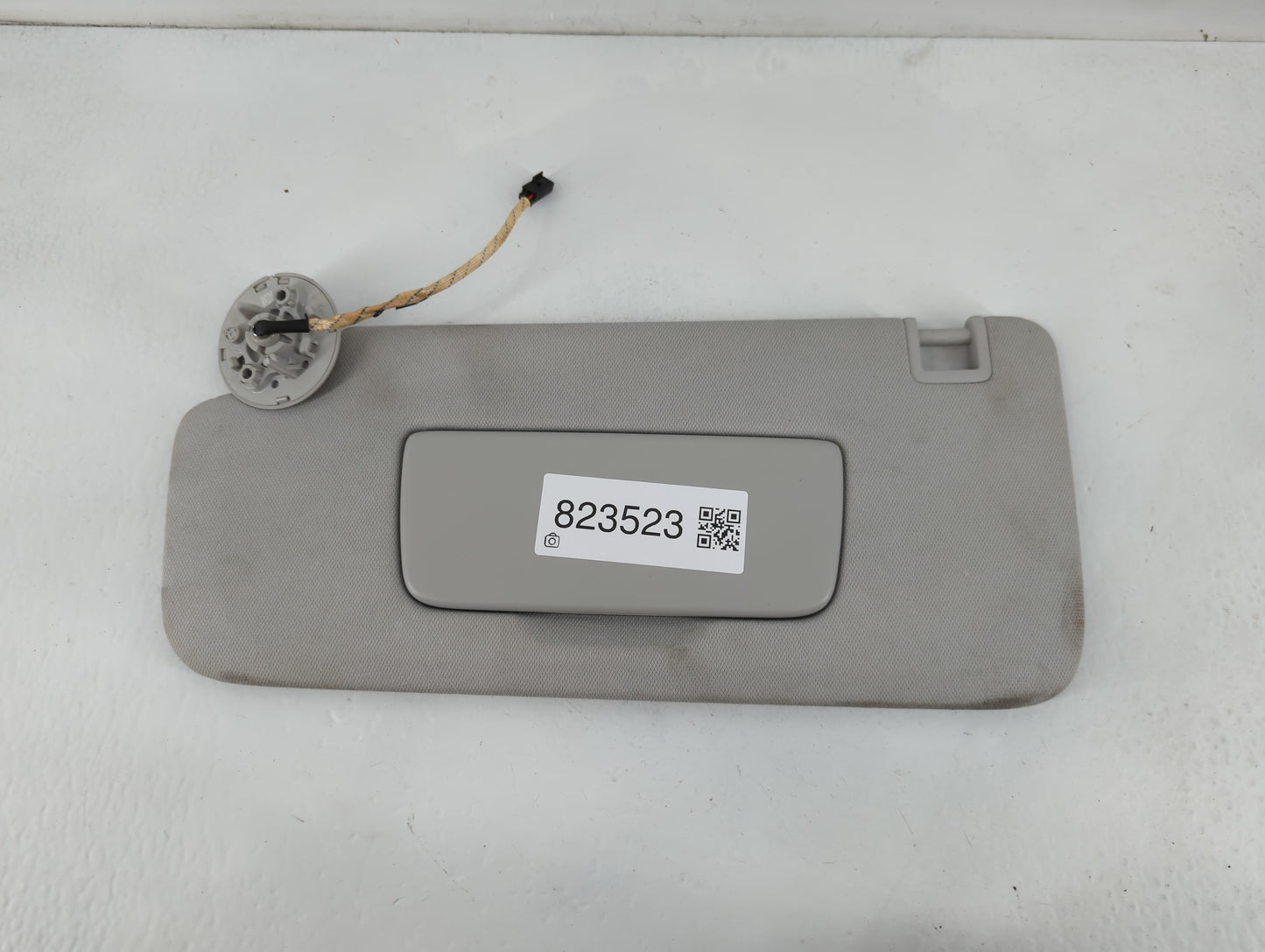 2018-2022 Chevrolet Traverse Sun Visor Shade Replacement Driver Left Mirror Fits Fits 2018 2019 2020 2021 2022 OEM Used Auto Parts - Oemusedautoparts1.com