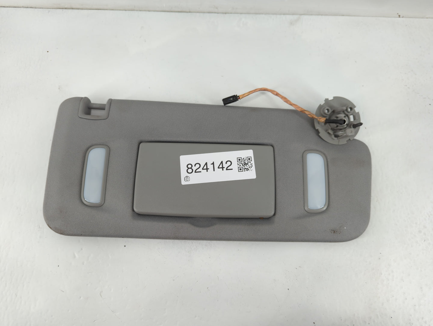 2017-2019 Gmc Acadia Sun Visor Shade Replacement Passenger Right Mirror Fits Fits 2017 2018 2019 OEM Used Auto Parts - Oemusedautoparts1.com