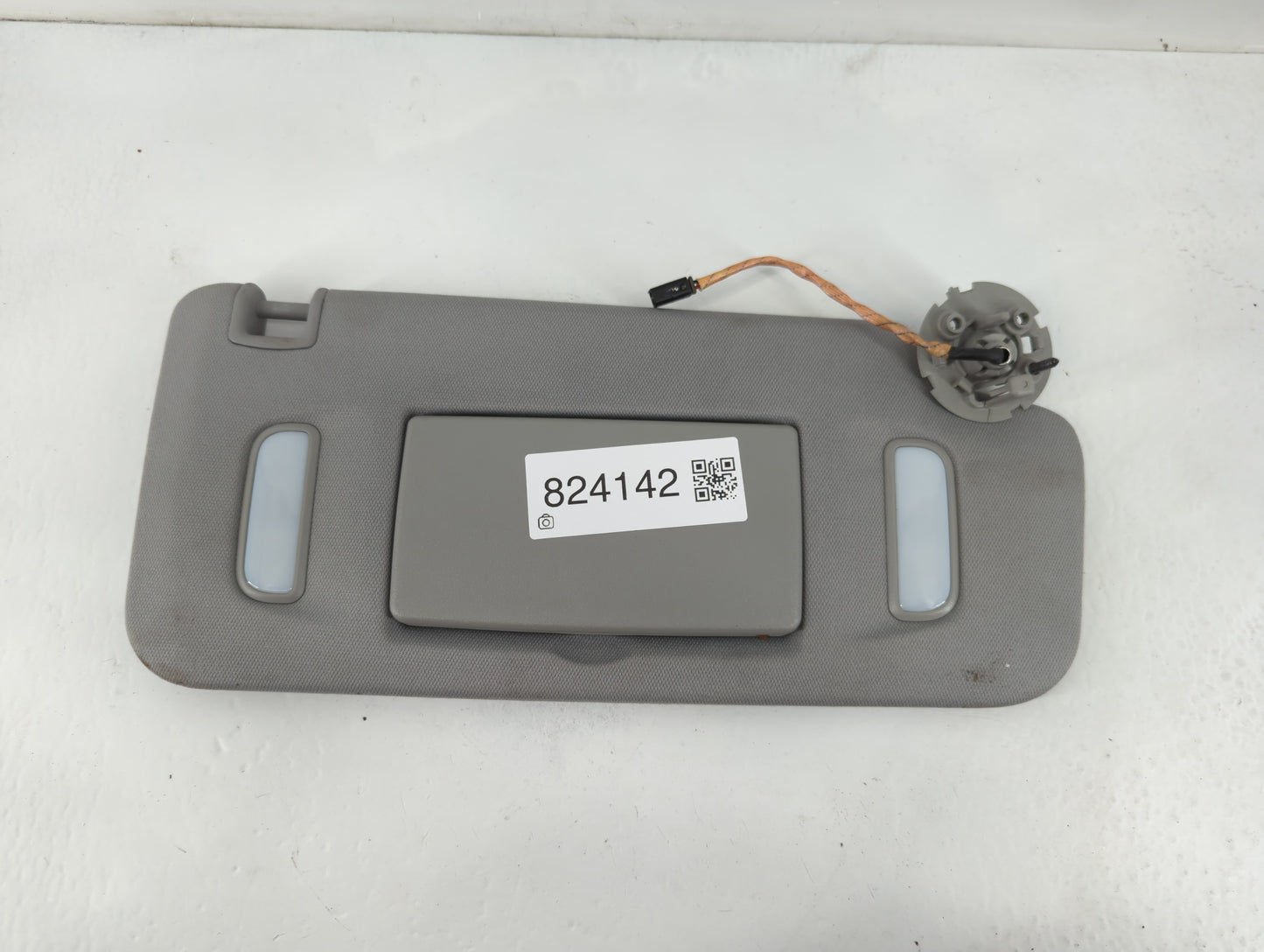 2017-2019 Gmc Acadia Sun Visor Shade Replacement Passenger Right Mirror Fits Fits 2017 2018 2019 OEM Used Auto Parts - Oemusedautoparts1.com