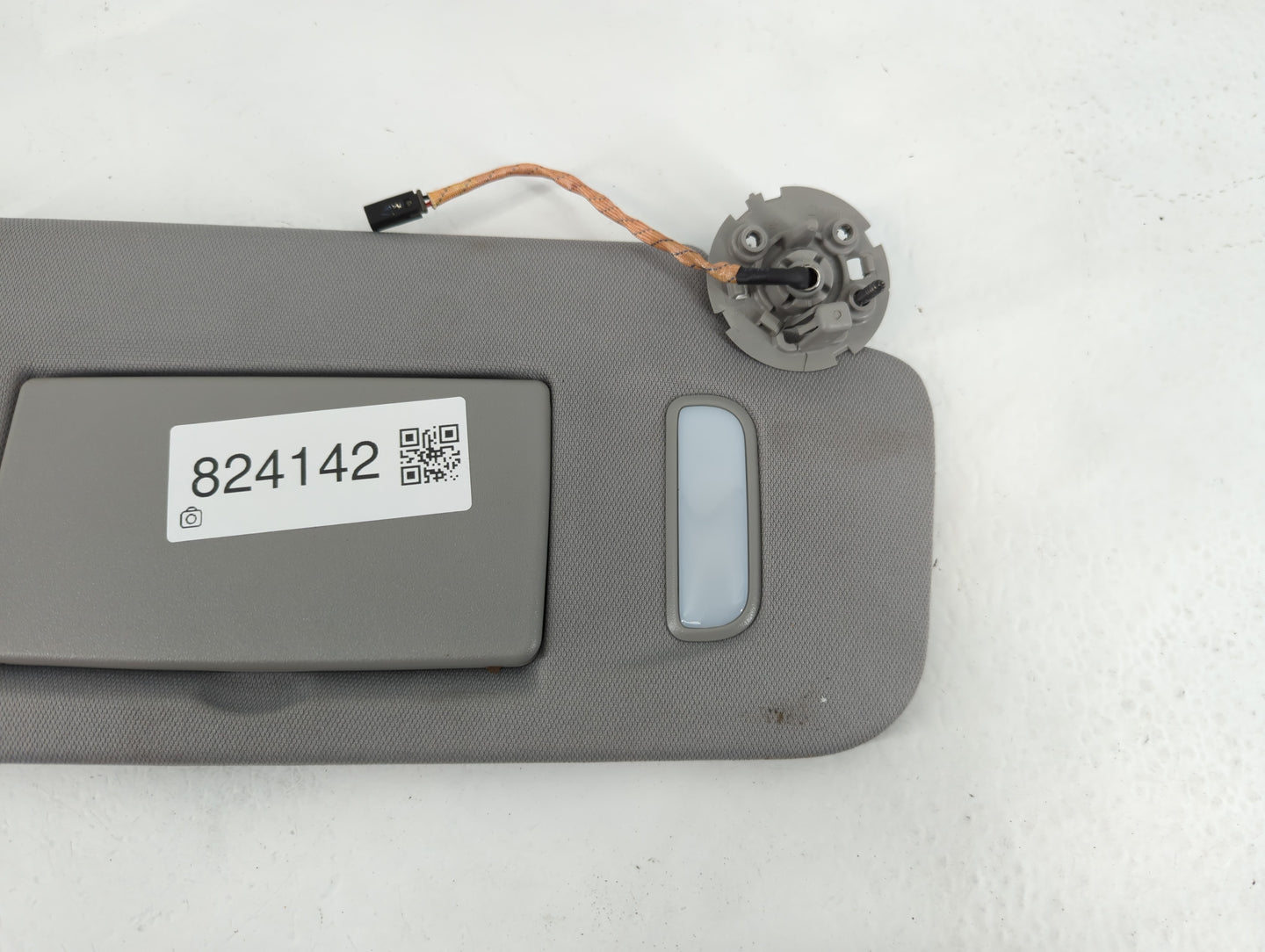 2017-2019 Gmc Acadia Sun Visor Shade Replacement Passenger Right Mirror Fits Fits 2017 2018 2019 OEM Used Auto Parts - Oemusedautoparts1.com