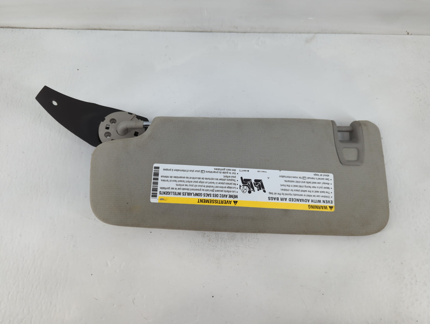 2014-2020 Chevrolet Impala Sun Visor Shade Replacement Passenger Right Mirror Fits Fits 2014 2015 2016 2017 2018 2019 2020 OEM Used Auto Parts - Oemusedautoparts1.com