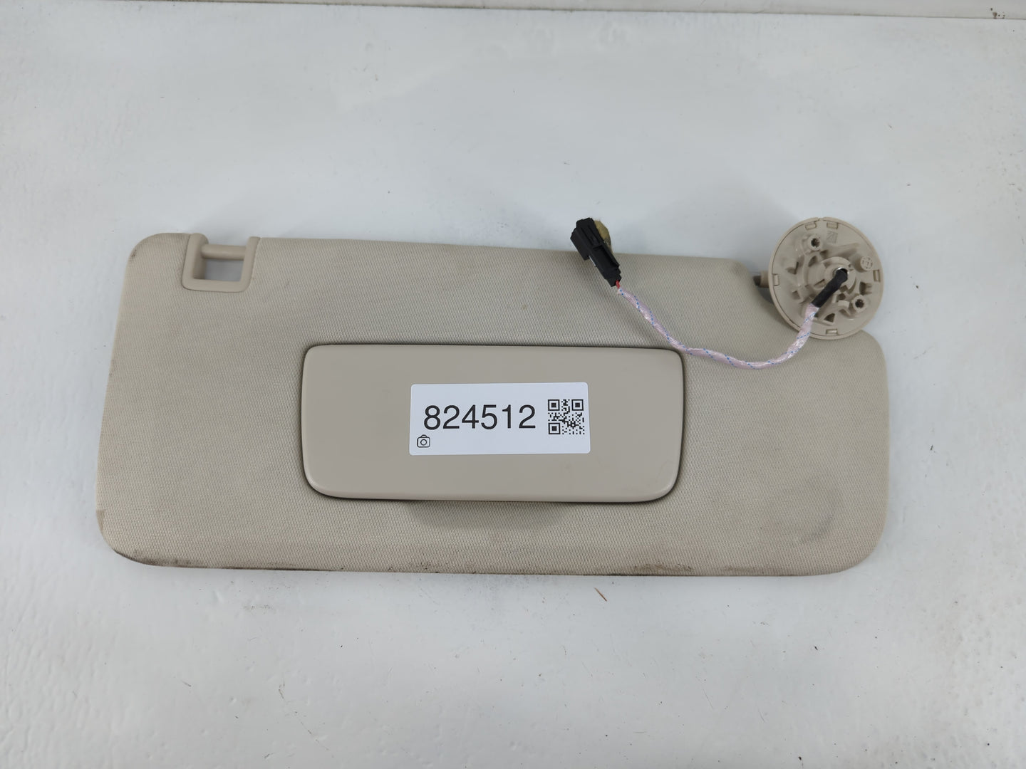 2021-2022 Buick Envision Sun Visor Shade Replacement Passenger Right Mirror Fits Fits 2021 2022 OEM Used Auto Parts - Oemusedautoparts1.com