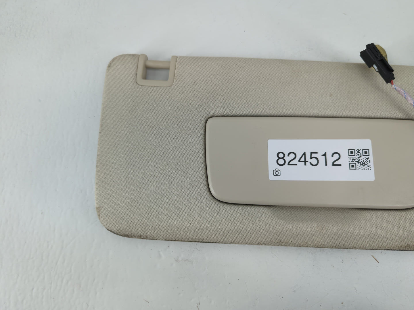 2021-2022 Buick Envision Sun Visor Shade Replacement Passenger Right Mirror Fits Fits 2021 2022 OEM Used Auto Parts - Oemusedautoparts1.com