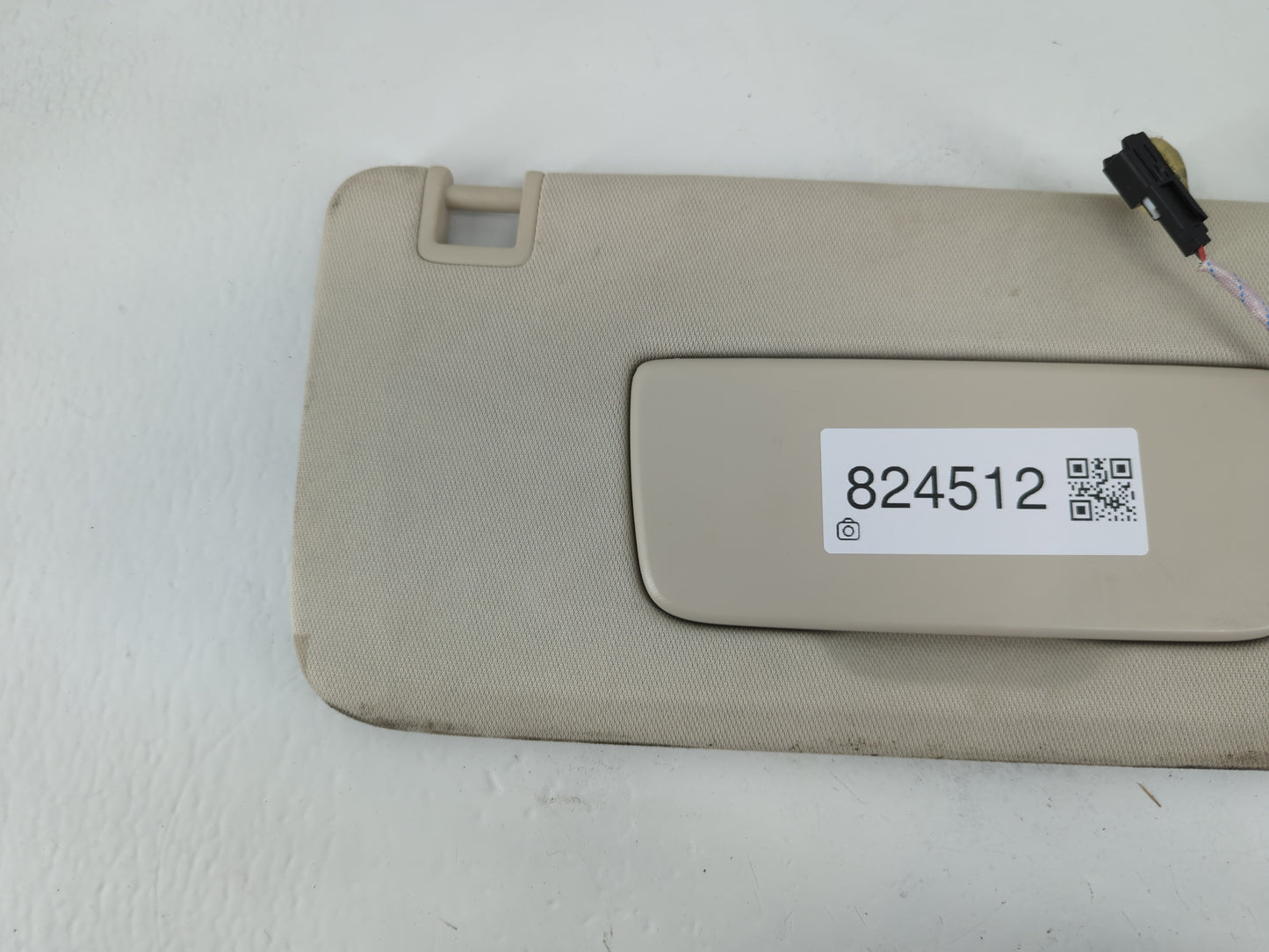 2021-2022 Buick Envision Sun Visor Shade Replacement Passenger Right Mirror Fits Fits 2021 2022 OEM Used Auto Parts - Oemusedautoparts1.com