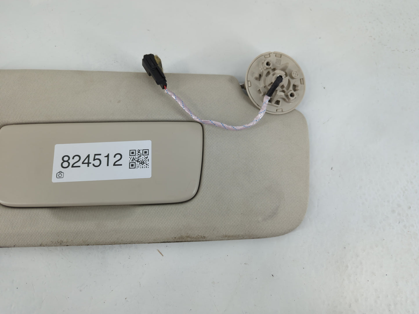 2021-2022 Buick Envision Sun Visor Shade Replacement Passenger Right Mirror Fits Fits 2021 2022 OEM Used Auto Parts - Oemusedautoparts1.com