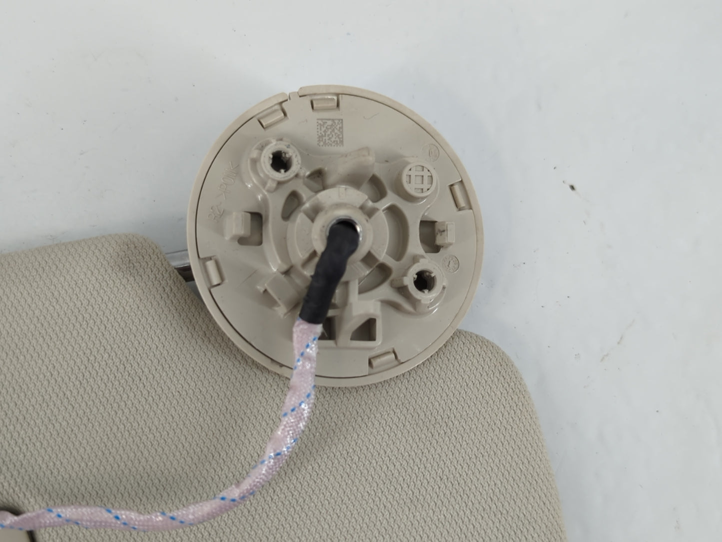 2021-2022 Buick Envision Sun Visor Shade Replacement Passenger Right Mirror Fits Fits 2021 2022 OEM Used Auto Parts - Oemusedautoparts1.com