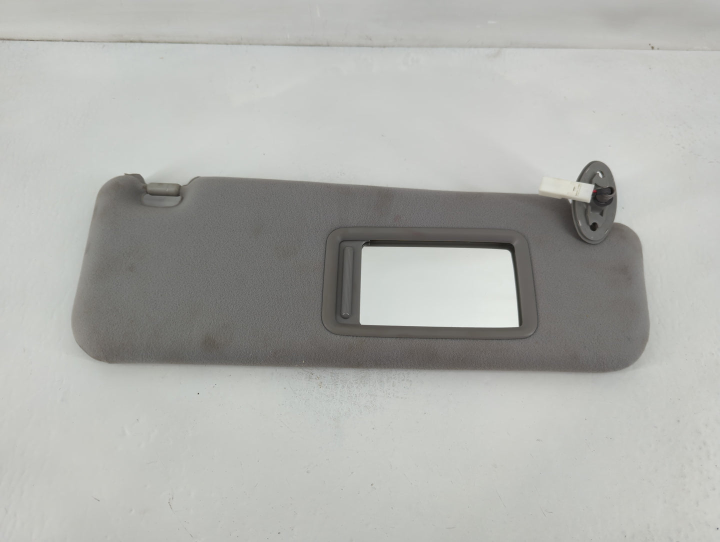 2006-2009 Toyota Prius Sun Visor Shade Replacement Passenger Right Mirror Fits Fits 2006 2007 2008 2009 OEM Used Auto Parts - Oemusedautoparts1.com