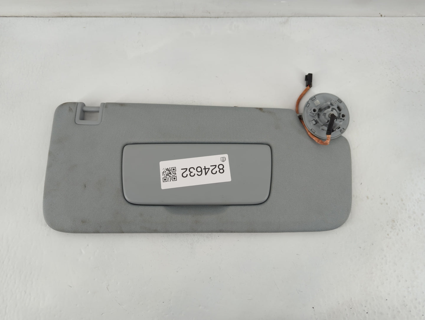 2019-2022 Chevrolet Blazer Sun Visor Shade Replacement Passenger Right Mirror Fits Fits 2019 2020 2021 2022 OEM Used Auto Parts - Oemusedautoparts1.com