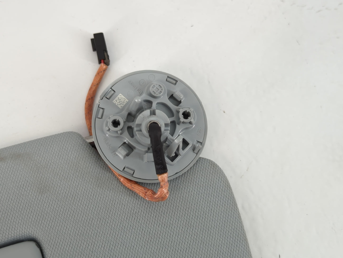 2019-2022 Chevrolet Blazer Sun Visor Shade Replacement Passenger Right Mirror Fits Fits 2019 2020 2021 2022 OEM Used Auto Parts - Oemusedautoparts1.com