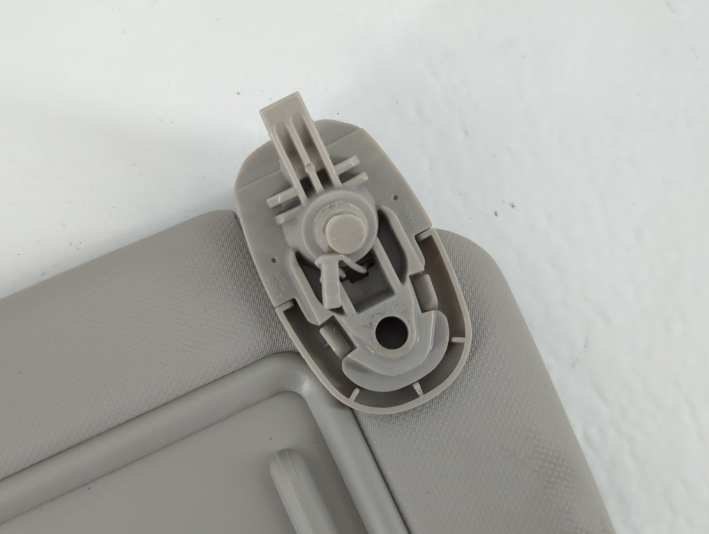 2022 Hyundai Tucson Sun Visor Shade Replacement Passenger Right Mirror Fits OEM Used Auto Parts - Oemusedautoparts1.com