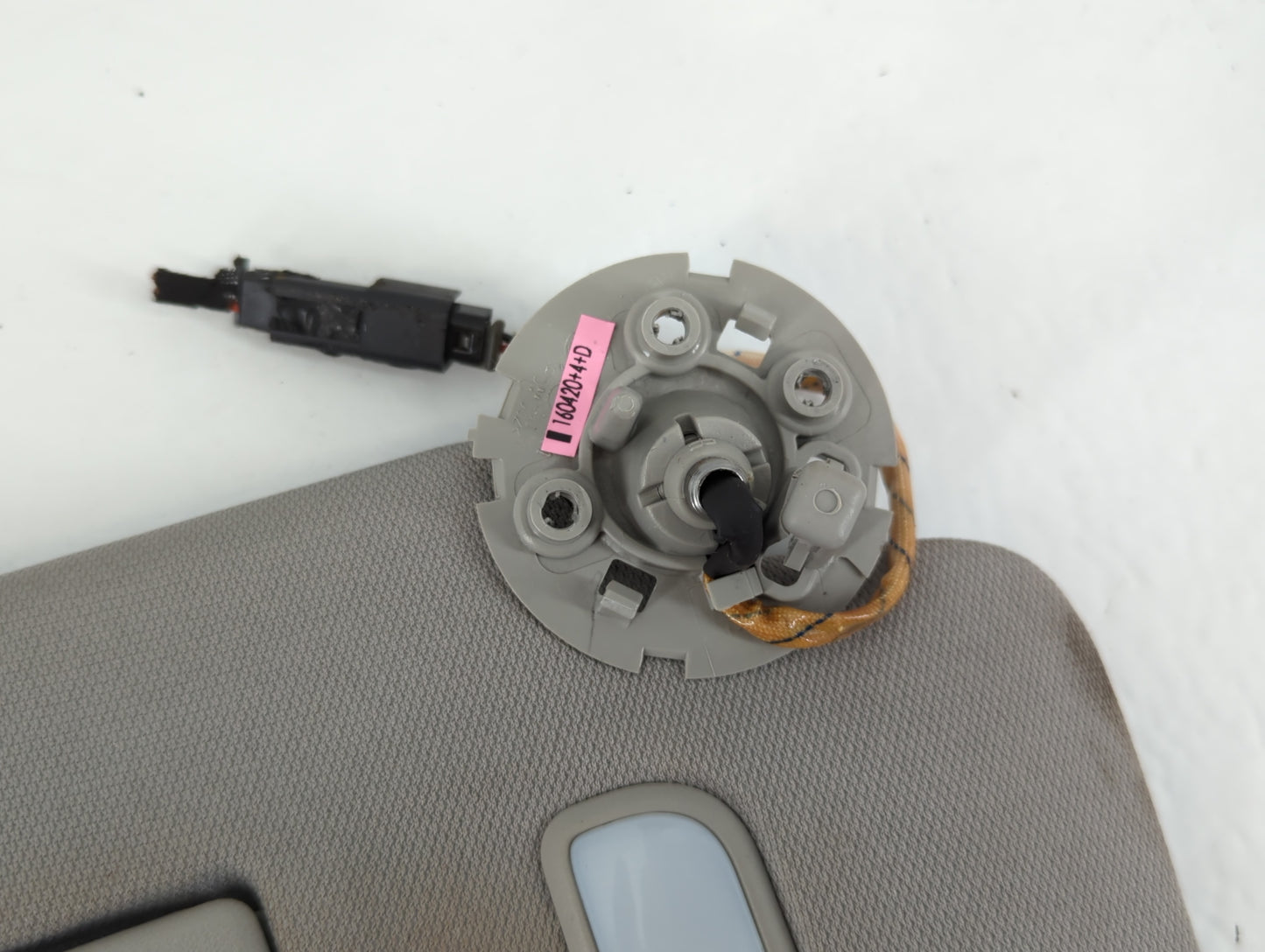 2017 Chevrolet Traverse Sun Visor Shade Replacement Passenger Right Mirror Fits OEM Used Auto Parts - Oemusedautoparts1.com