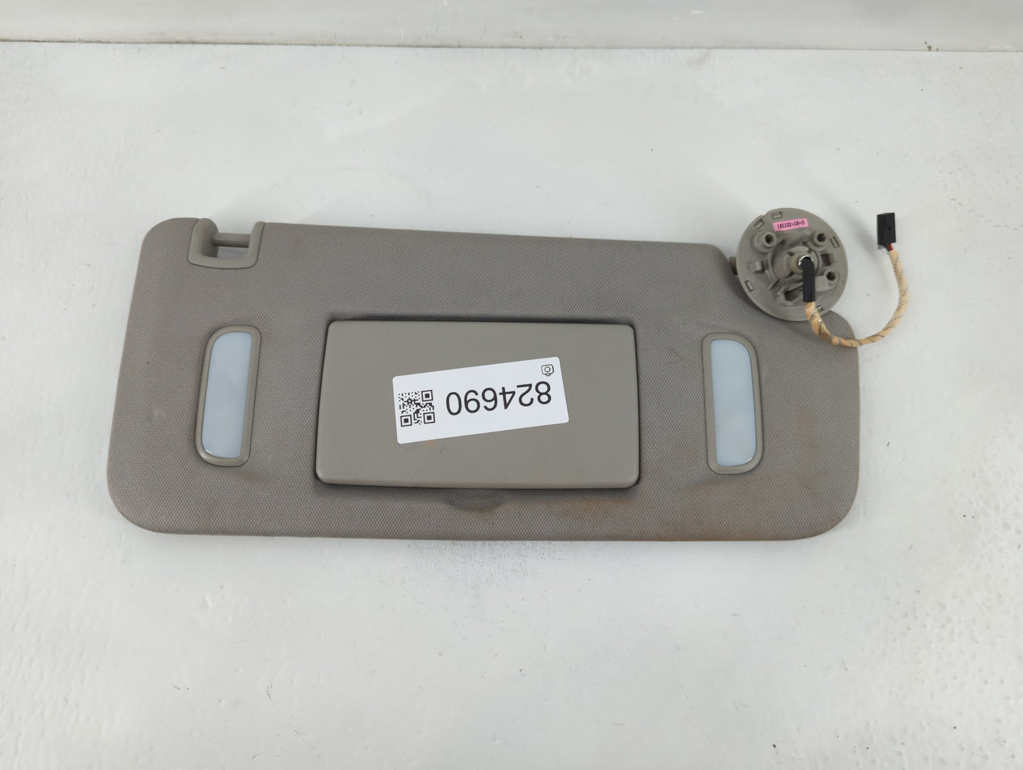 2010-2017 Gmc Terrain Sun Visor Shade Replacement Passenger Right Mirror Fits Fits 2010 2011 2012 2013 2014 2015 2016 2017 OEM Used Auto Parts - Oemusedautoparts1.com