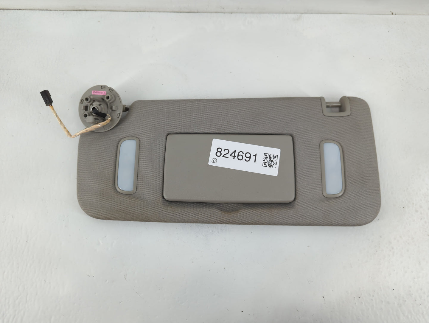 2010-2017 Gmc Terrain Sun Visor Shade Replacement Driver Left Mirror Fits Fits 2010 2011 2012 2013 2014 2015 2016 2017 OEM Used Auto Parts - Oemusedautoparts1.com