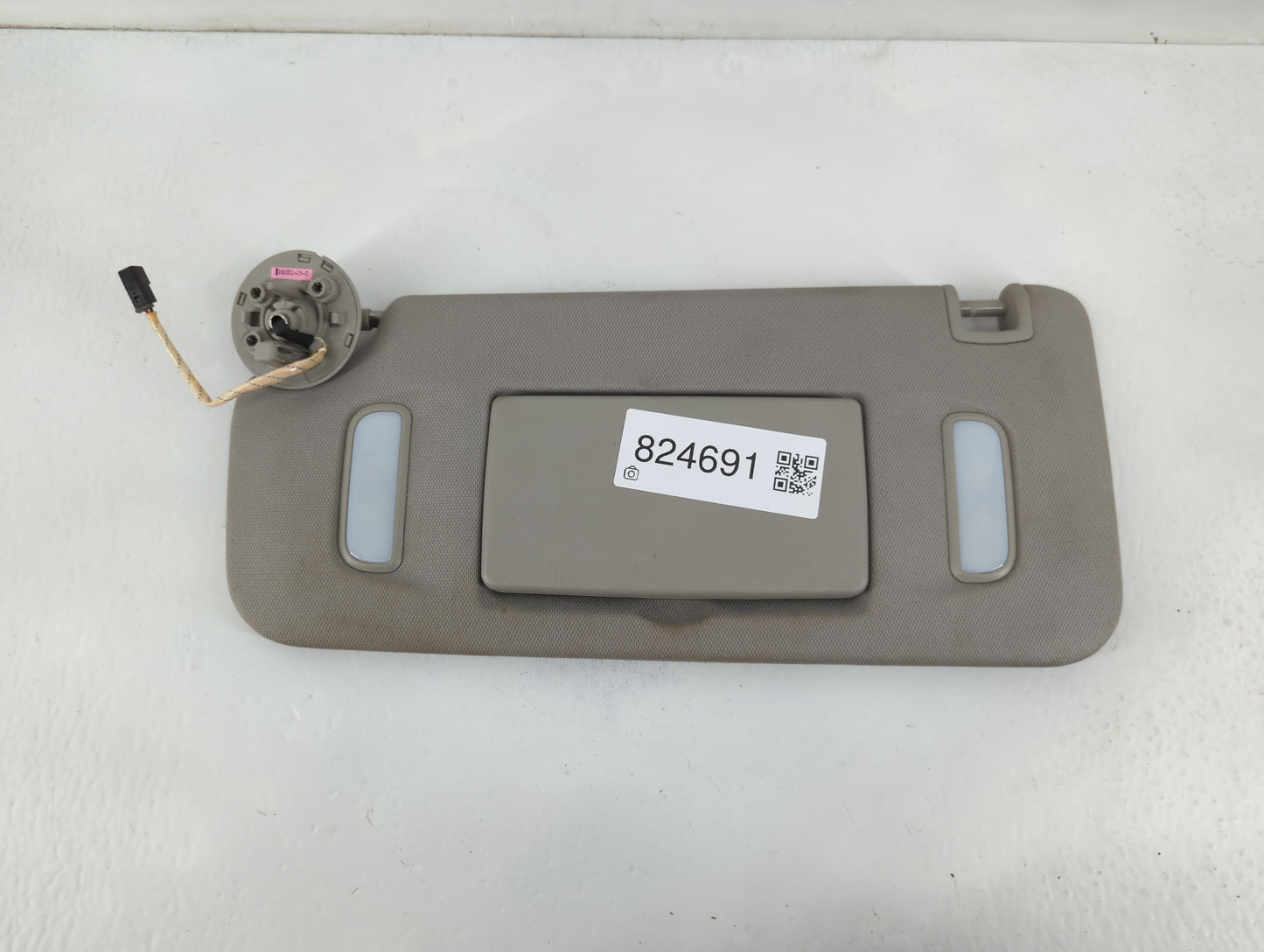 2010-2017 Gmc Terrain Sun Visor Shade Replacement Driver Left Mirror Fits Fits 2010 2011 2012 2013 2014 2015 2016 2017 OEM Used Auto Parts - Oemusedautoparts1.com