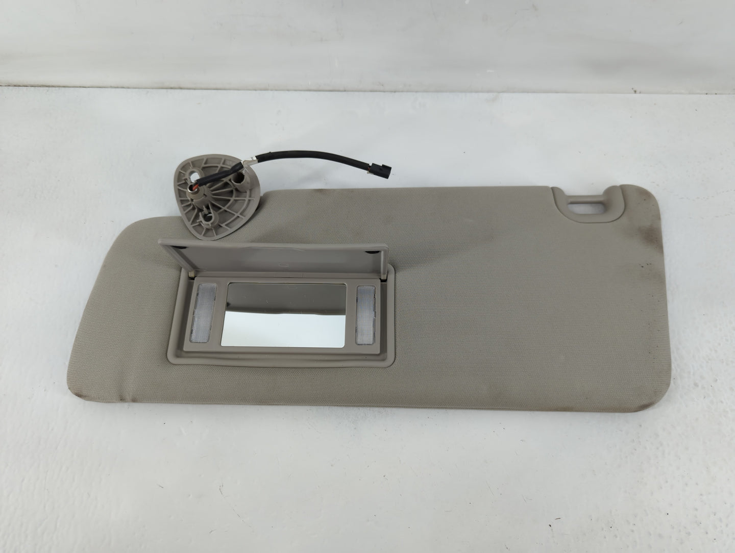 2017 Dodge Ram 1500 Sun Visor Shade Replacement Driver Left Mirror Fits Fits 2015 2016 2018 2019 2020 OEM Used Auto Parts - Oemusedautoparts1.com