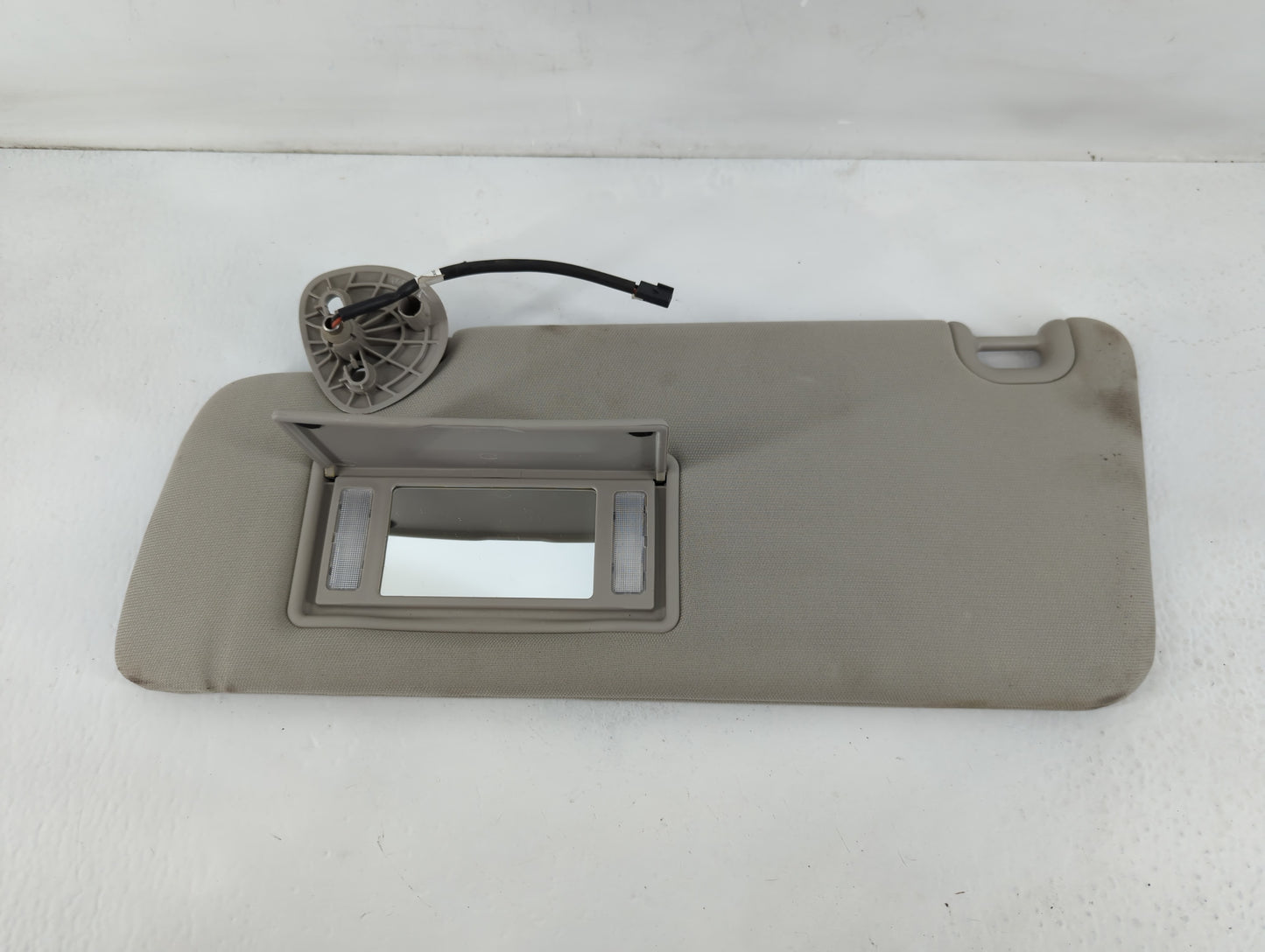 2017 Dodge Ram 1500 Sun Visor Shade Replacement Driver Left Mirror Fits Fits 2015 2016 2018 2019 2020 OEM Used Auto Parts - Oemusedautoparts1.com