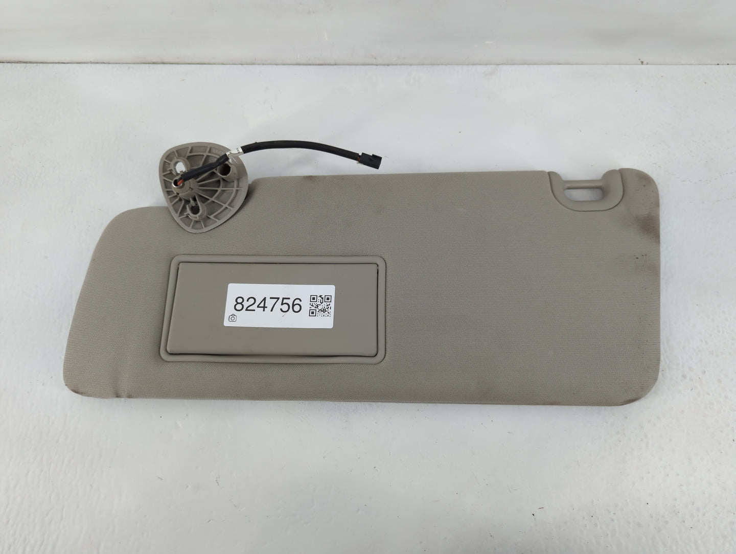 2017 Dodge Ram 1500 Sun Visor Shade Replacement Driver Left Mirror Fits Fits 2015 2016 2018 2019 2020 OEM Used Auto Parts - Oemusedautoparts1.com