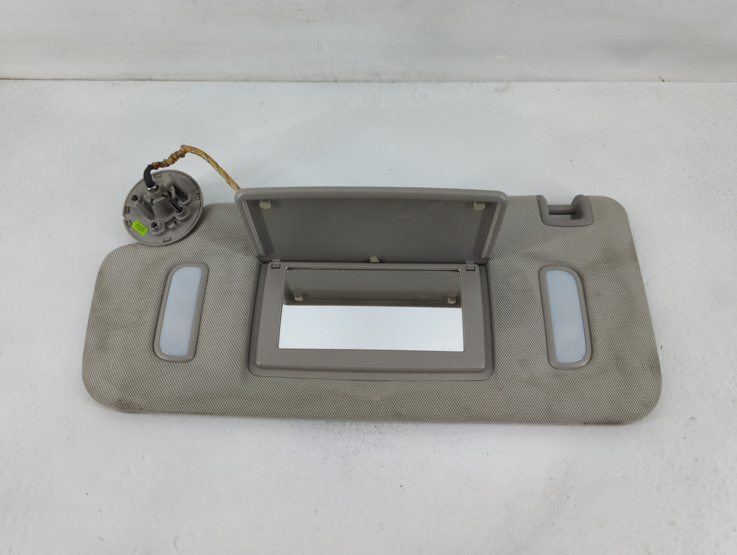 2010-2017 Chevrolet Equinox Sun Visor Shade Replacement Driver Left Mirror Fits Fits 2010 2011 2012 2013 2014 2015 2016 2017 OEM Used Auto Parts - Oemusedautoparts1.com