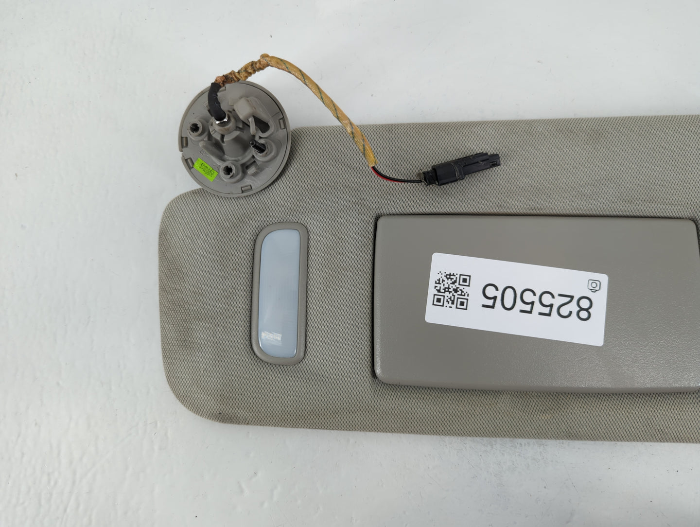 2010-2017 Chevrolet Equinox Sun Visor Shade Replacement Driver Left Mirror Fits Fits 2010 2011 2012 2013 2014 2015 2016 2017 OEM Used Auto Parts - Oemusedautoparts1.com