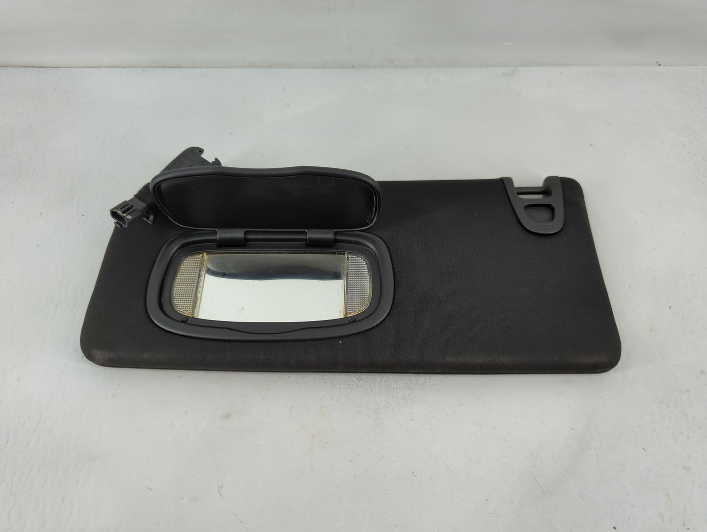 2016-2017 Chrysler 200 Sun Visor Shade Replacement Driver Left Mirror Fits Fits 2016 2017 OEM Used Auto Parts - Oemusedautoparts1.com