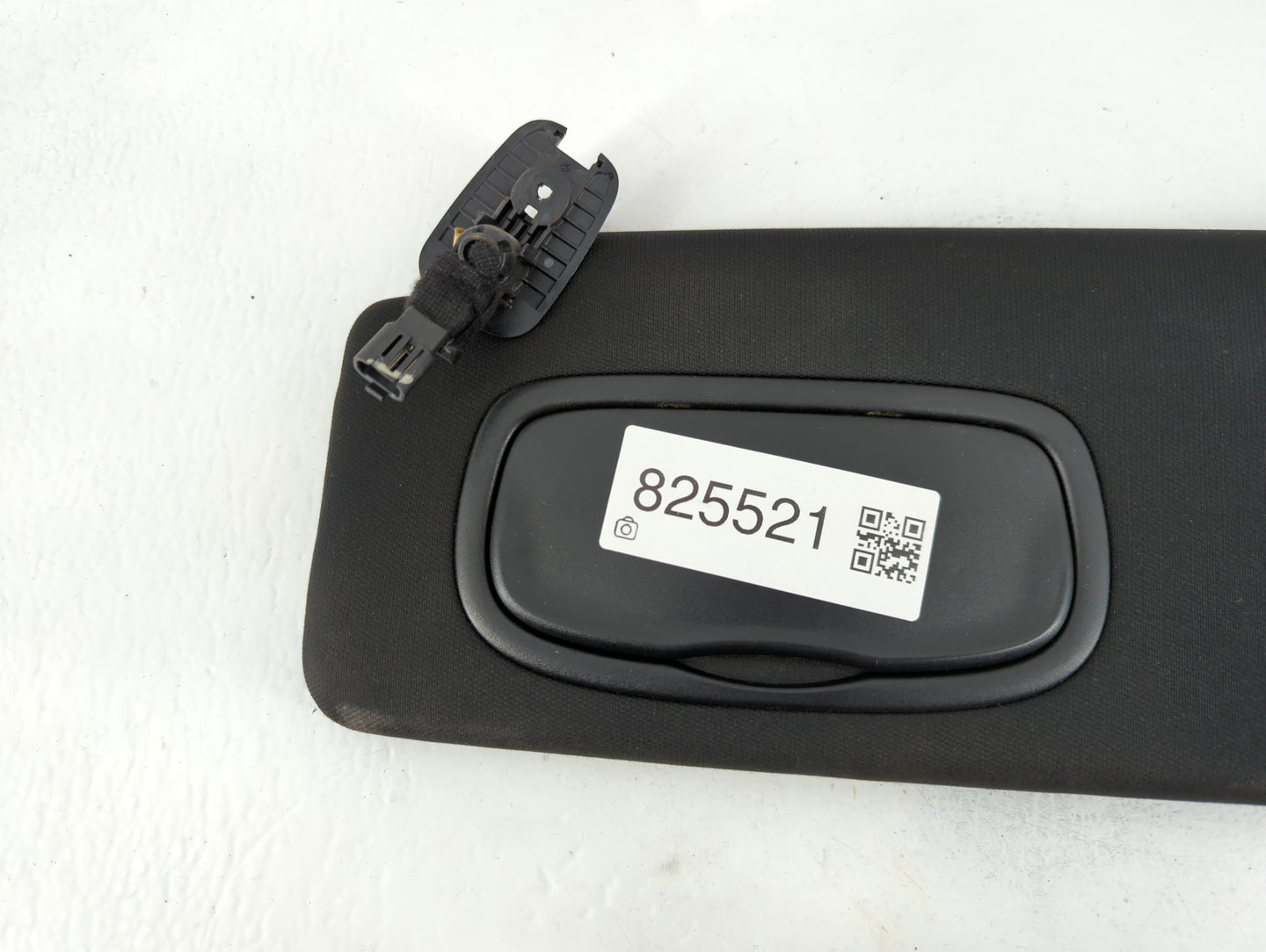 2016-2017 Chrysler 200 Sun Visor Shade Replacement Driver Left Mirror Fits Fits 2016 2017 OEM Used Auto Parts - Oemusedautoparts1.com