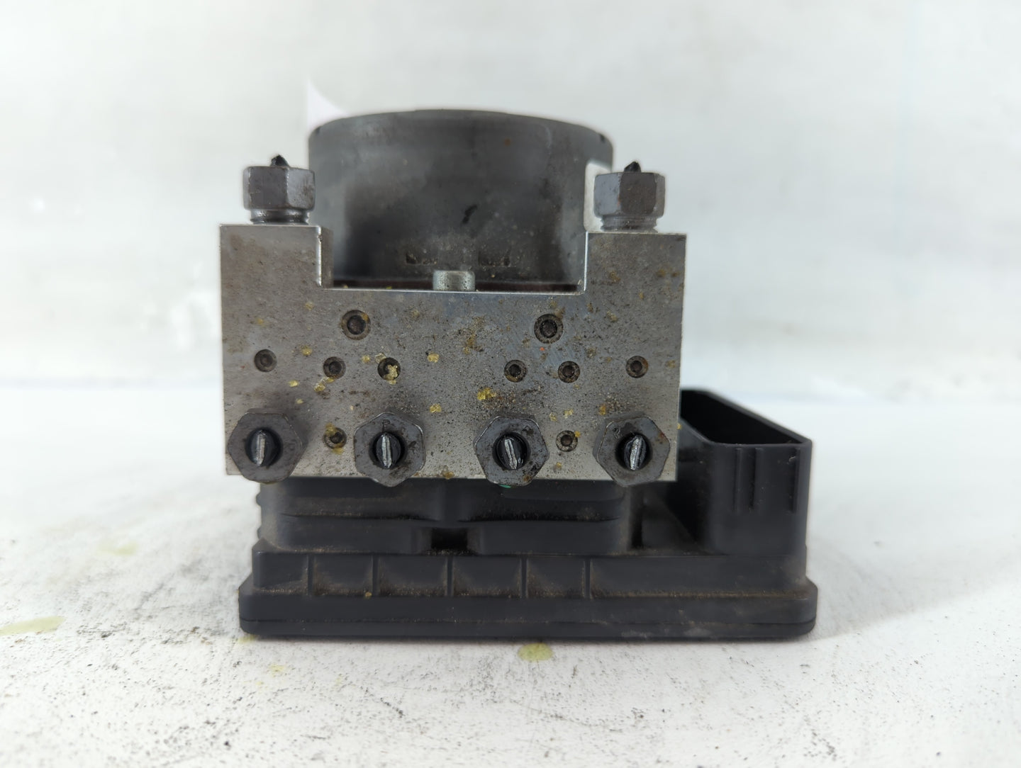 2014-2016 Lincoln Mkz ABS Pump Control Module Replacement P/N:EG9C-2C405-AG Fits Fits 2014 2015 2016 OEM Used Auto Parts - Oemusedautoparts1.com