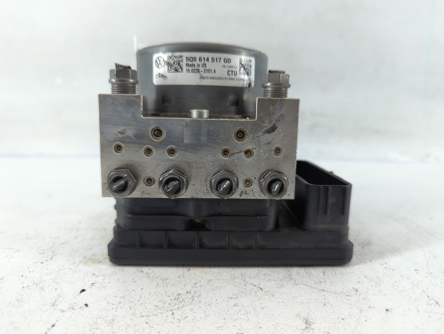 2021 Volkswagen Jetta ABS Pump Control Module Replacement P/N:5Q0 614 517 GD Fits OEM Used Auto Parts - Oemusedautoparts1.com