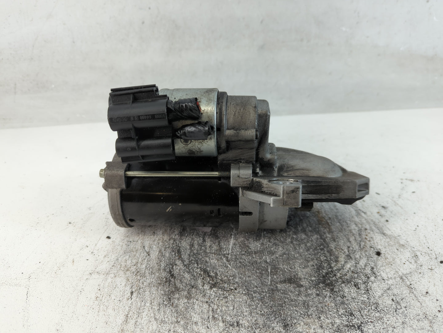 2019-2020 Ford Edge Car Starter Motor Solenoid OEM P/N:K2GT-11000-BB Fits Fits 2019 2020 2021 2022 OEM Used Auto Parts - Oemusedautoparts1.com