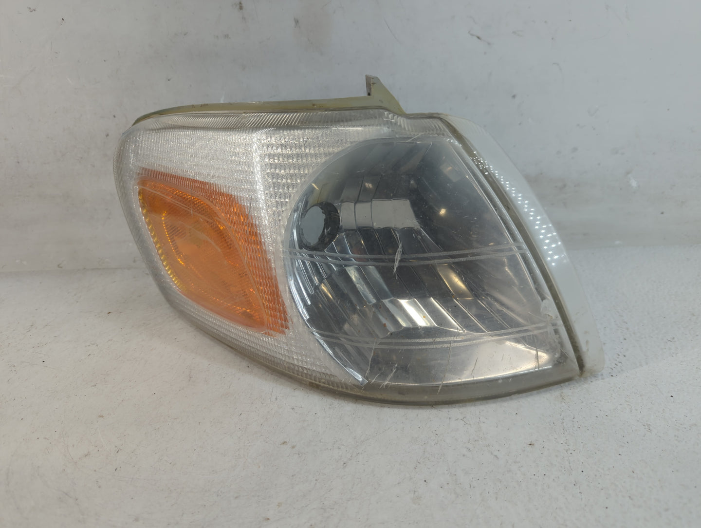 2005-2009 Pontiac Montana Passenger Right Oem Head Light Headlight Lamp - Oemusedautoparts1.com