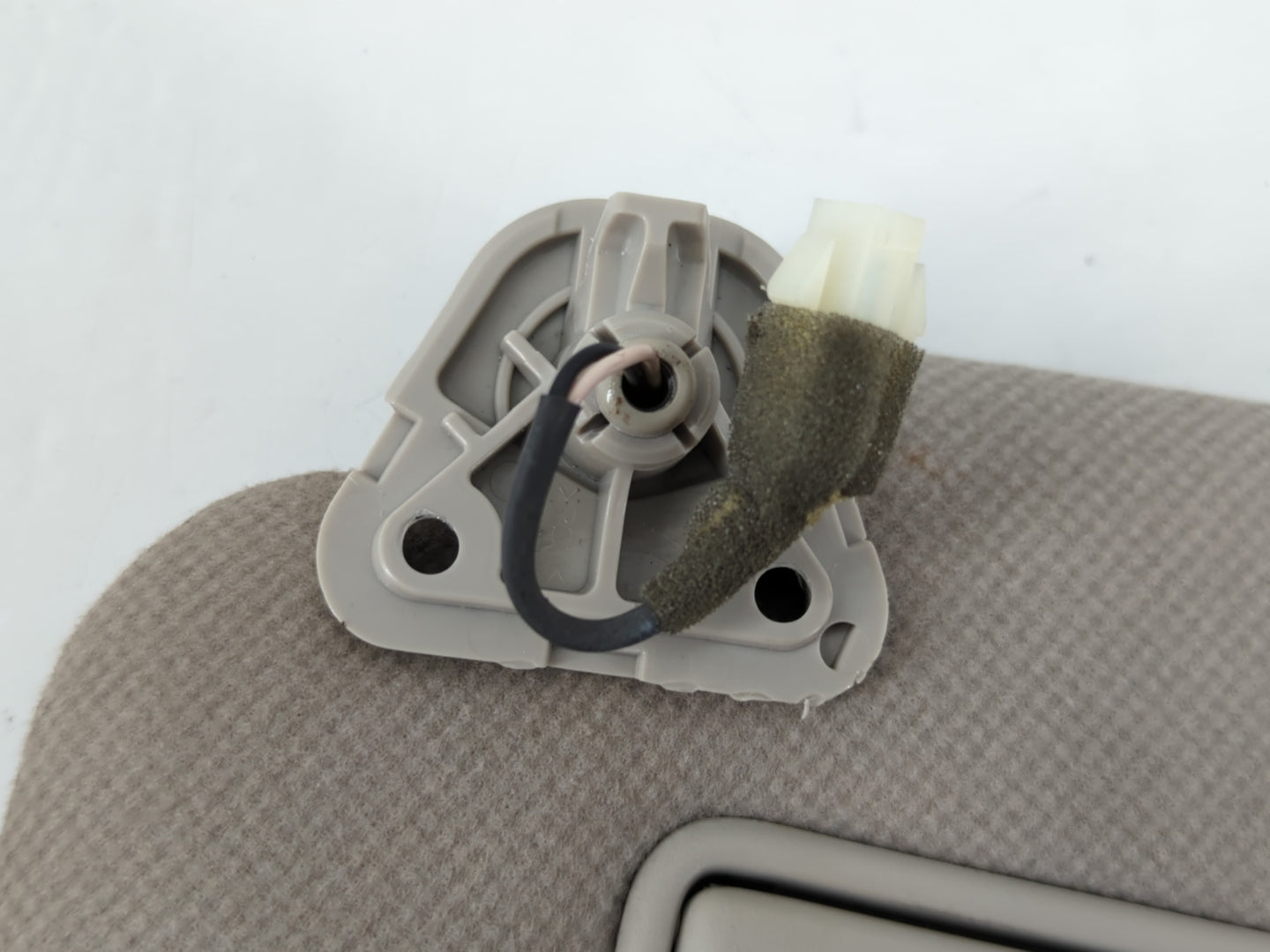 2013-2019 Nissan Sentra Sun Visor Shade Replacement Driver Left Mirror Fits Fits 2013 2014 2015 2016 2017 2018 2019 OEM Used Auto Parts - Oemusedautoparts1.com